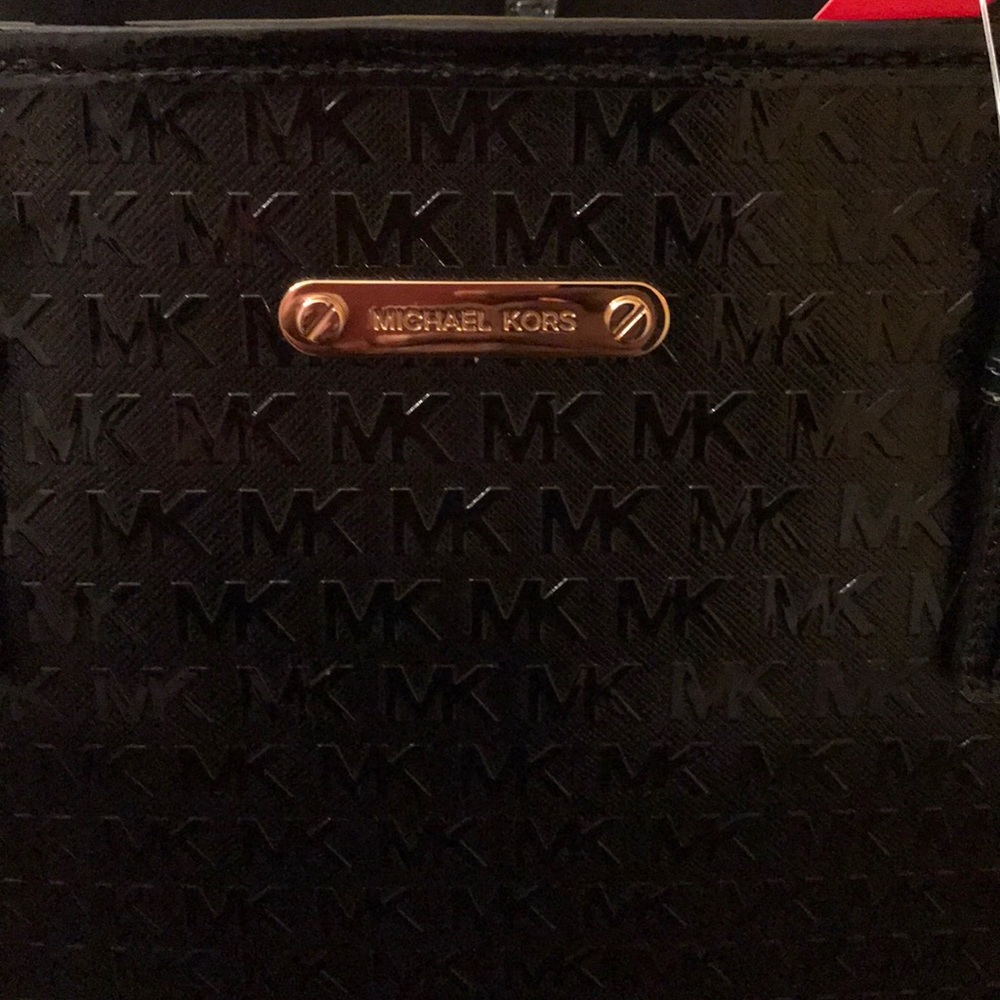 Michael Kors Logo Jet Set Carryall Tote - Picture 2 of 8